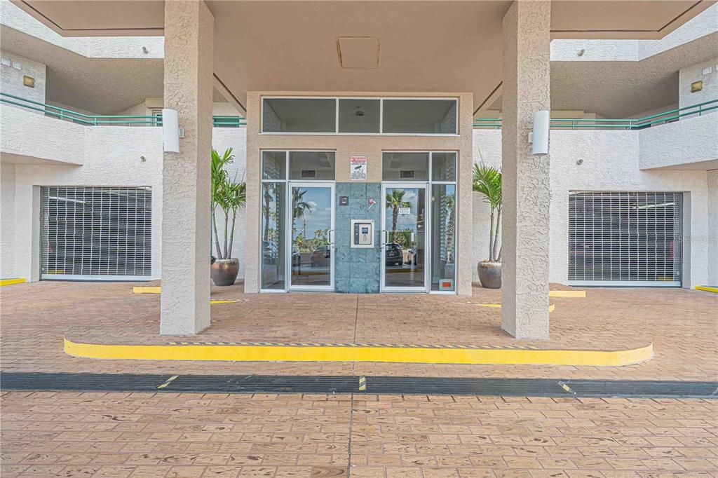 На продажу: $569,000 (2 спален, 2 ванн, 1674 Квадратных фут)