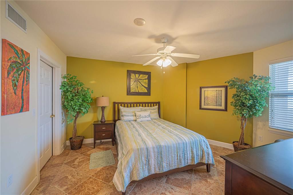 На продажу: $569,000 (2 спален, 2 ванн, 1674 Квадратных фут)