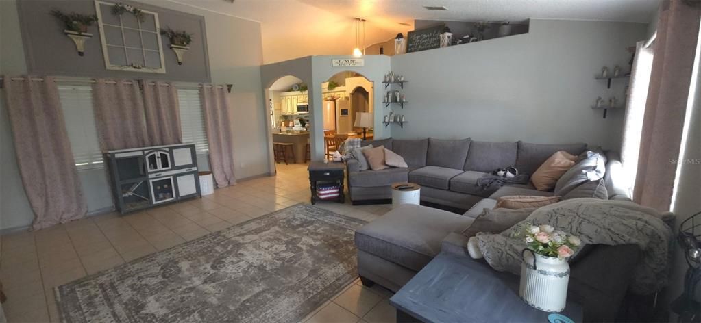 待售: $325,000 (3 贝兹, 2 浴室, 1656 平方英尺)