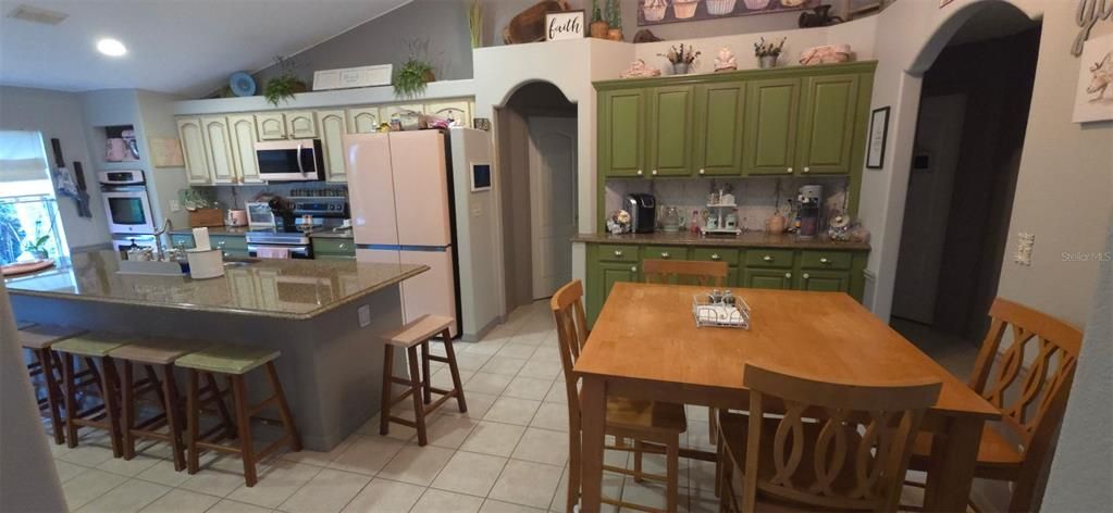 待售: $325,000 (3 贝兹, 2 浴室, 1656 平方英尺)