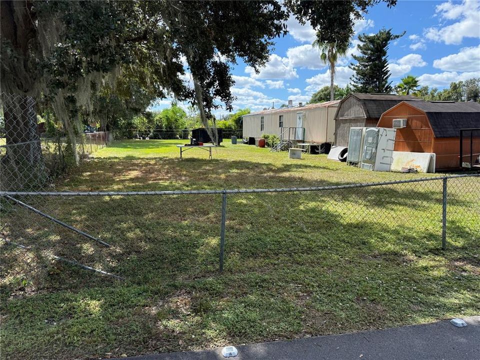 Под контрактом: $149,000 (2 спален, 1 ванн, 784 Квадратных фут)