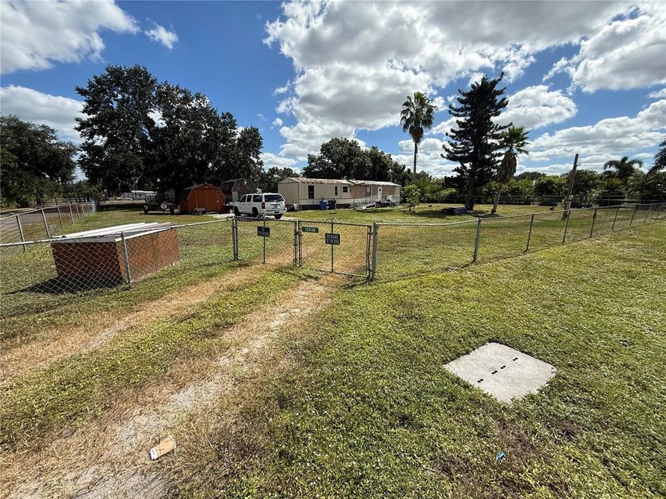 Под контрактом: $149,000 (2 спален, 1 ванн, 784 Квадратных фут)