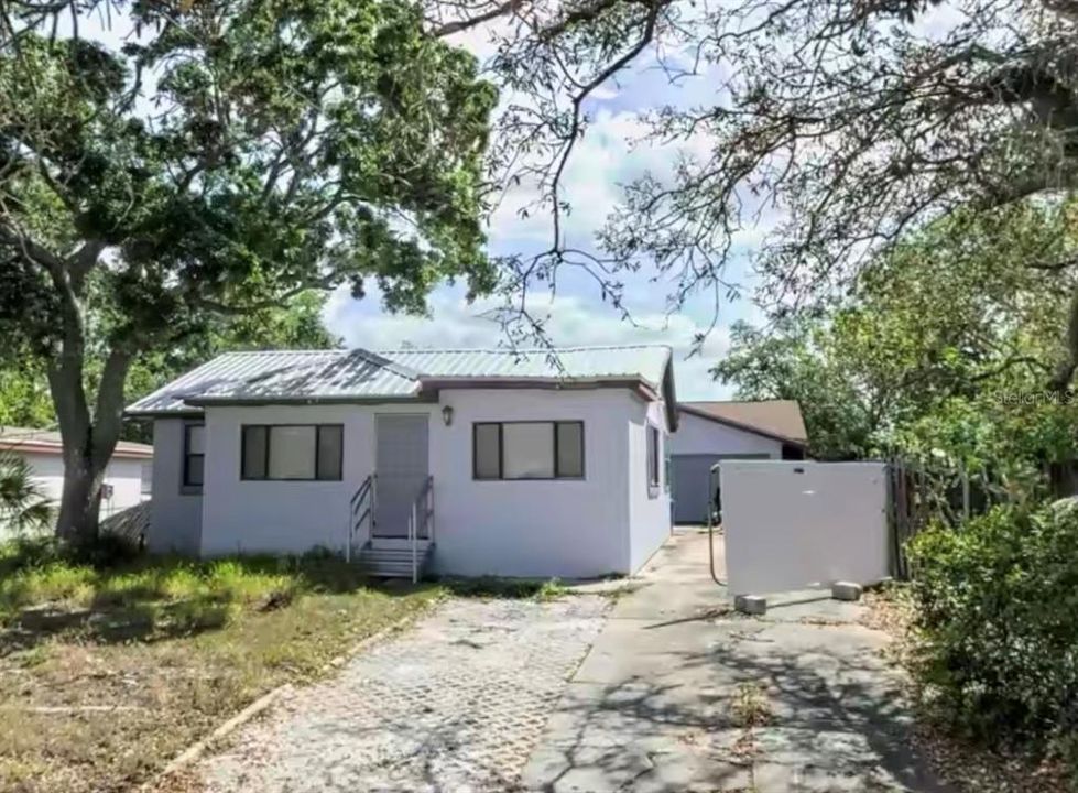 Recently Sold: $190,000 (2 beds, 1 baths, 1280 Square Feet)