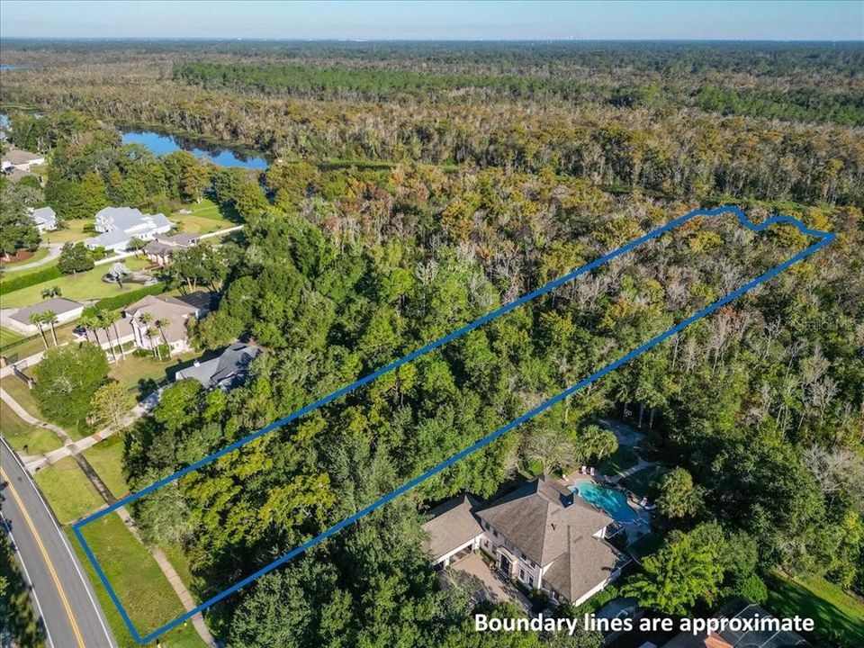 待售: $949,700 (2.76 acres)