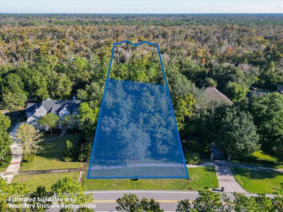 待售: $949,700 (2.76 acres)