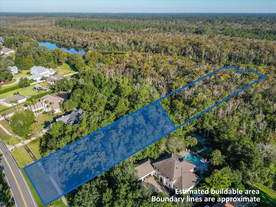 待售: $949,700 (2.76 acres)