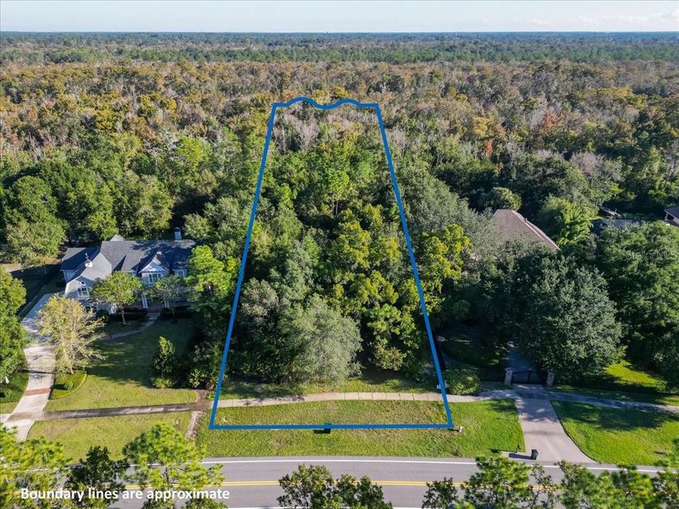 待售: $949,700 (2.76 acres)