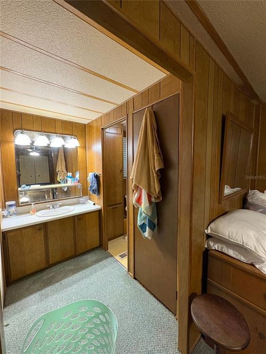 For Rent: $1,350 (3 beds, 2 baths, 1344 Square Feet)