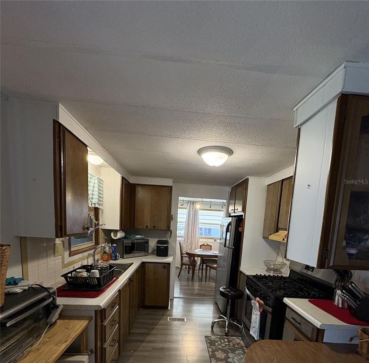 For Rent: $1,350 (3 beds, 2 baths, 1344 Square Feet)