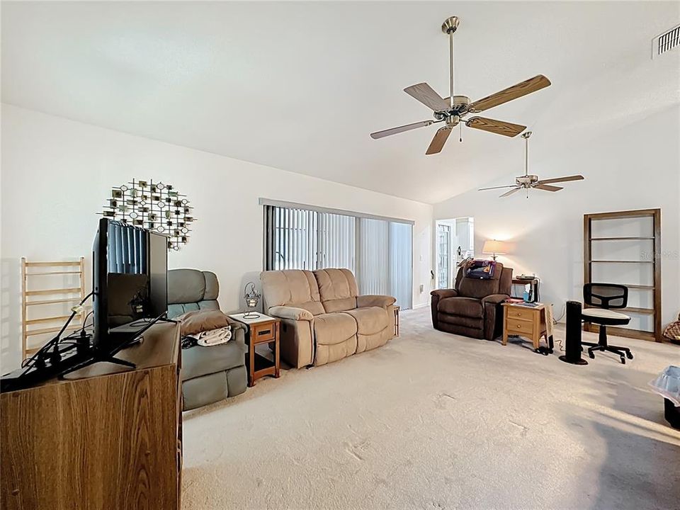 For Sale: $485,000 (4 beds, 2 baths, 2066 Square Feet)