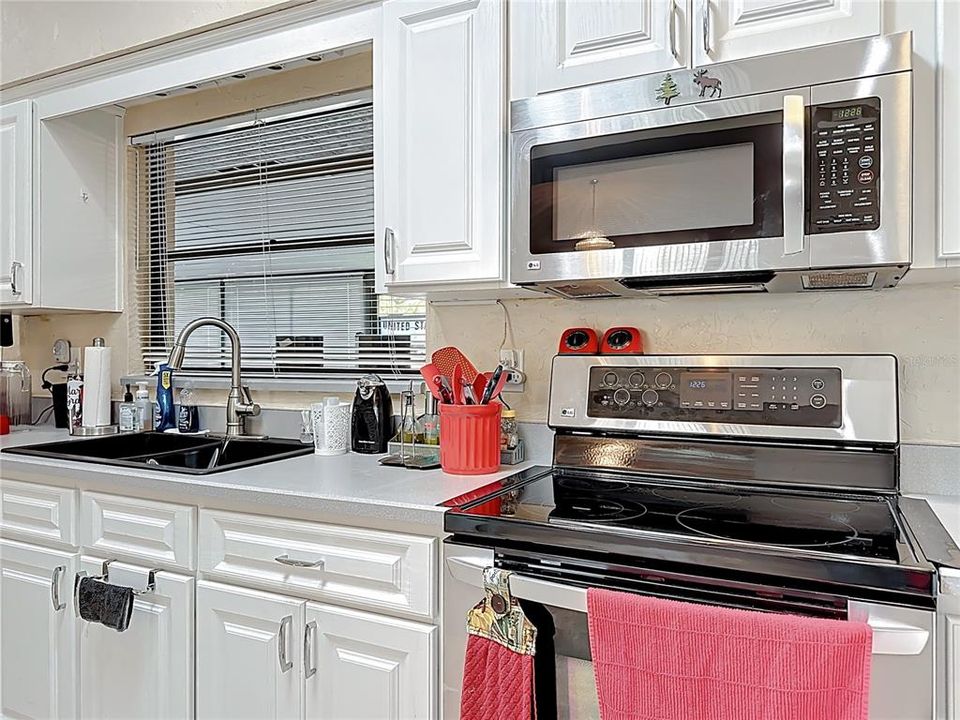 For Sale: $485,000 (4 beds, 2 baths, 2066 Square Feet)