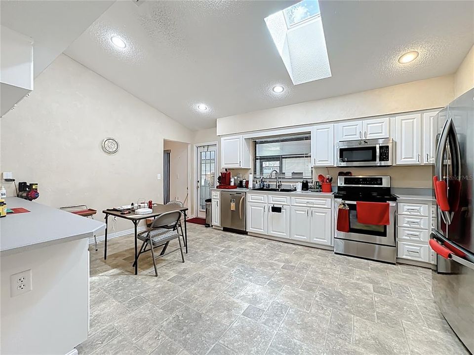 For Sale: $485,000 (4 beds, 2 baths, 2066 Square Feet)