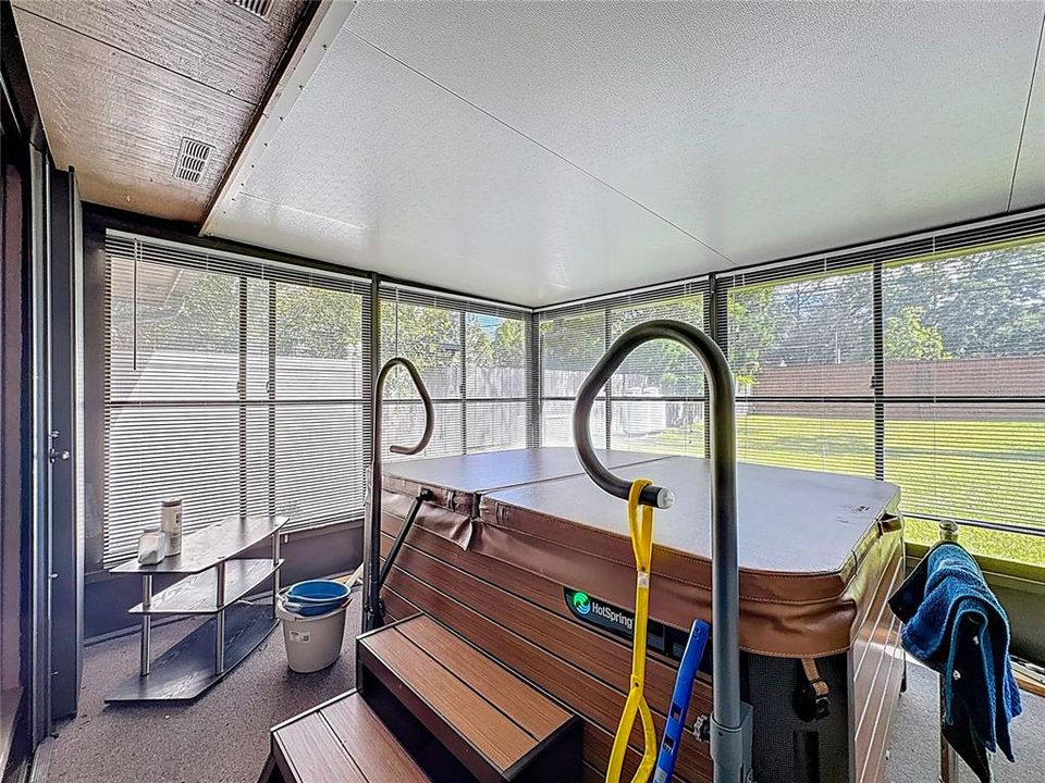 For Sale: $485,000 (4 beds, 2 baths, 2066 Square Feet)