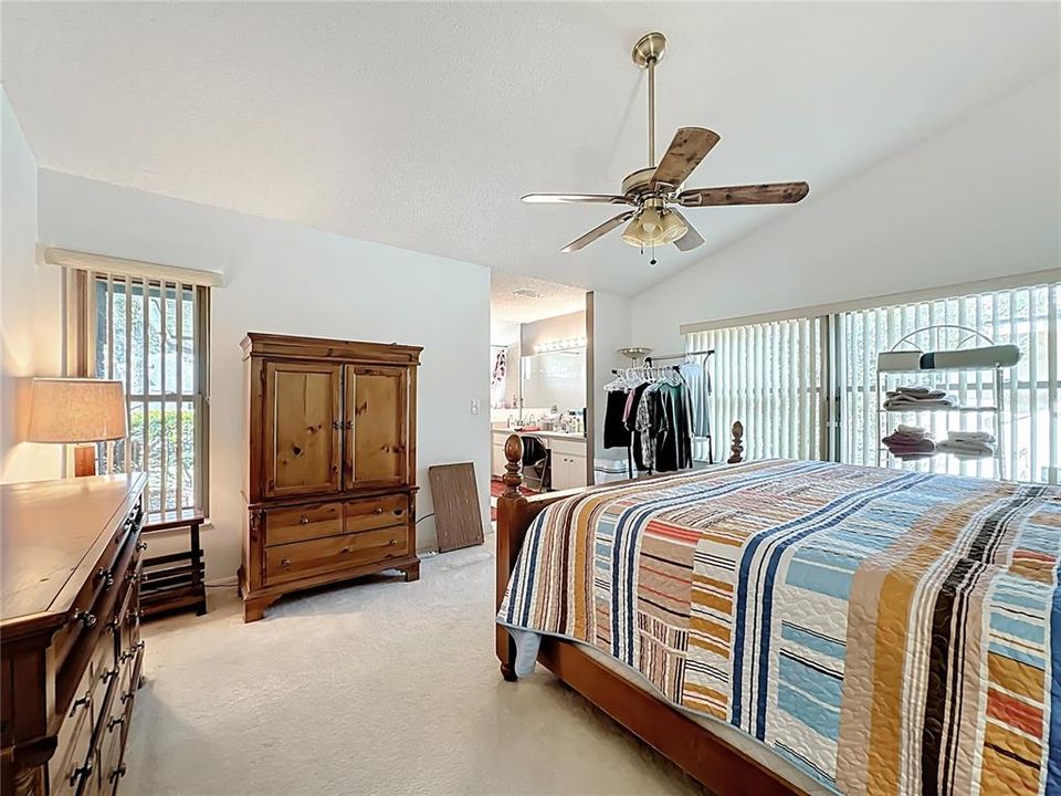 For Sale: $485,000 (4 beds, 2 baths, 2066 Square Feet)