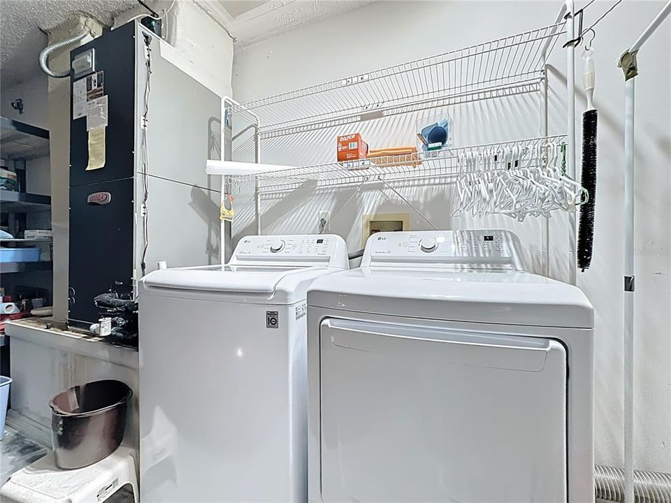 For Sale: $485,000 (4 beds, 2 baths, 2066 Square Feet)