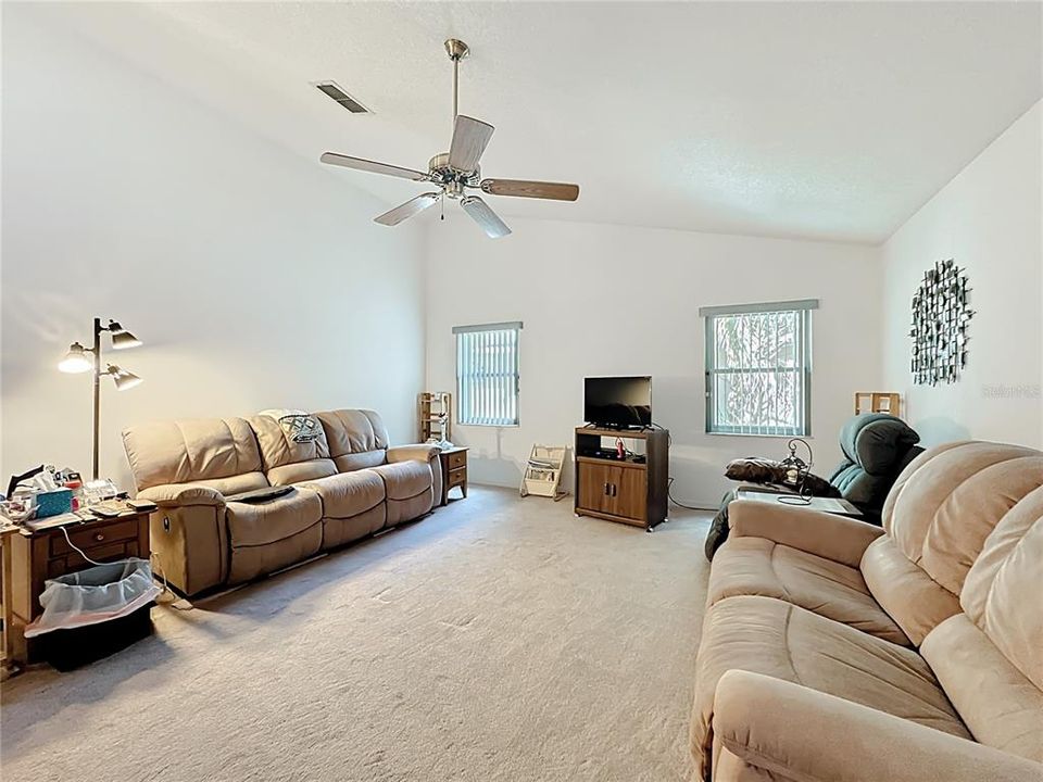 For Sale: $485,000 (4 beds, 2 baths, 2066 Square Feet)