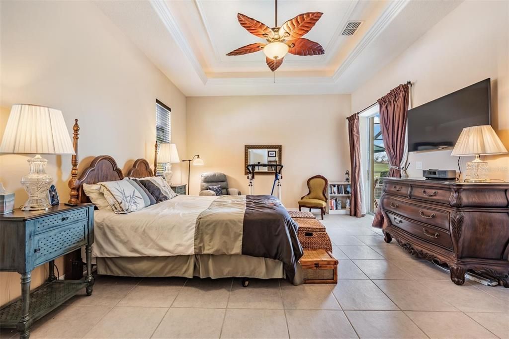 En Venta: $625,000 (4 camas, 2 baños, 2108 Pies cuadrados)