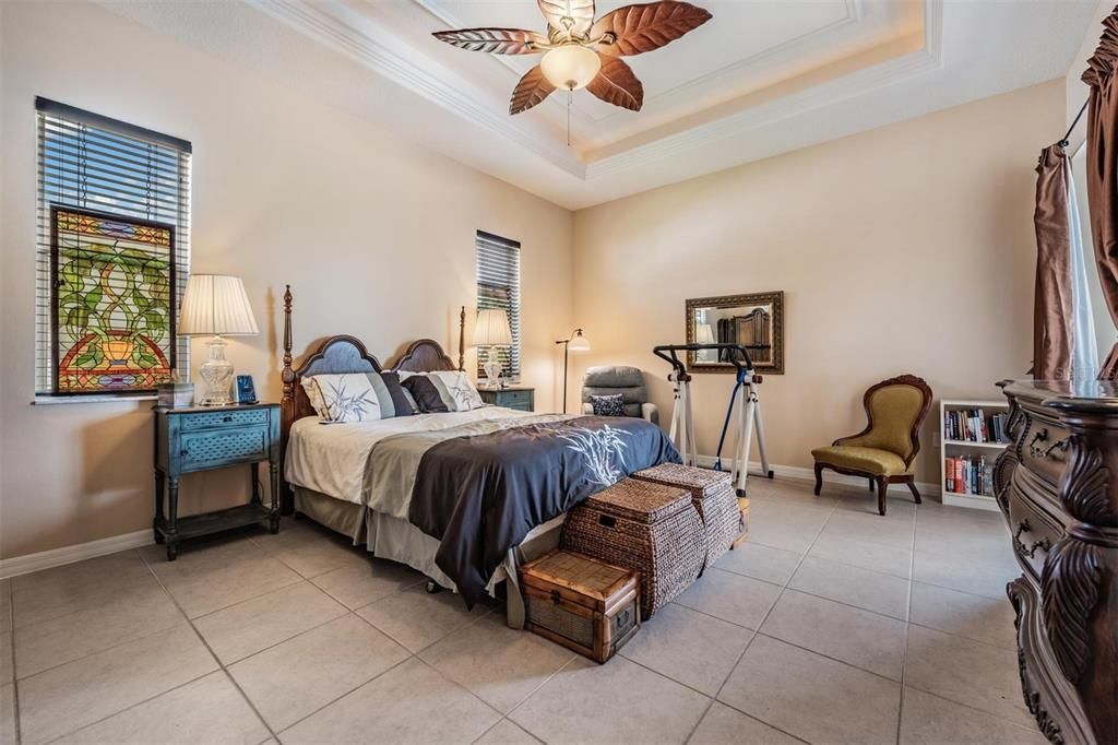 En Venta: $625,000 (4 camas, 2 baños, 2108 Pies cuadrados)