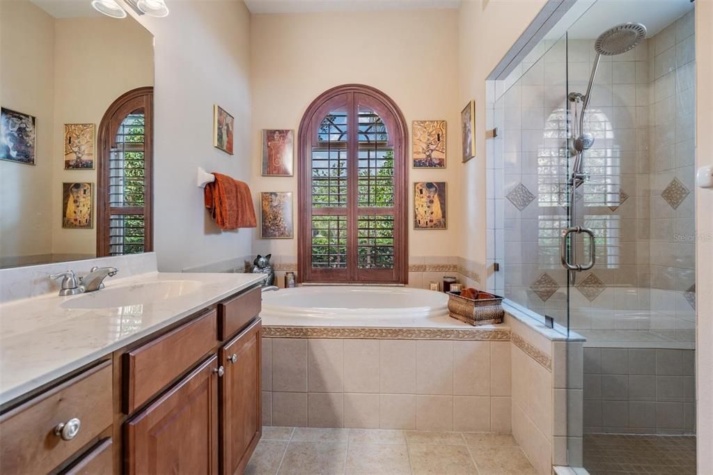 En Venta: $625,000 (4 camas, 2 baños, 2108 Pies cuadrados)