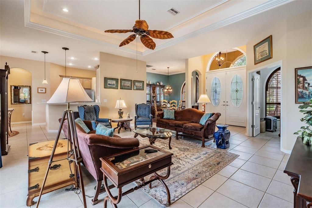 En Venta: $625,000 (4 camas, 2 baños, 2108 Pies cuadrados)