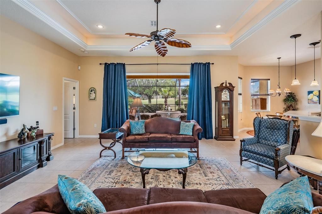 En Venta: $625,000 (4 camas, 2 baños, 2108 Pies cuadrados)