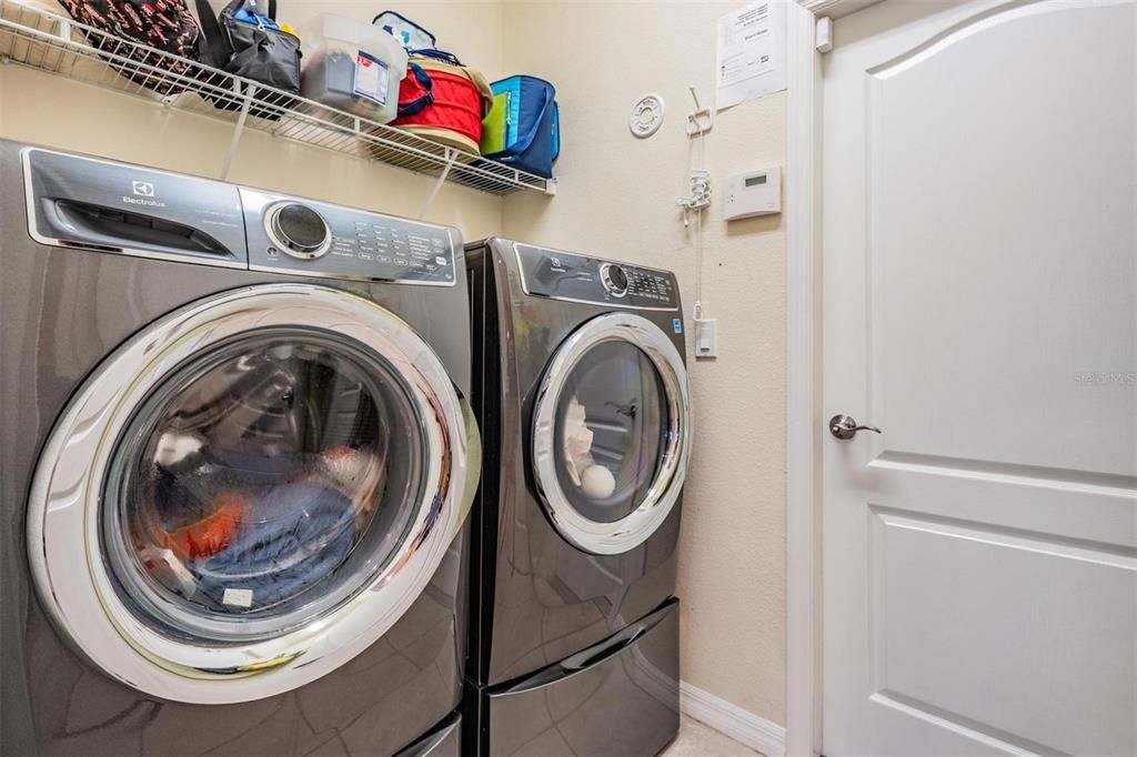 En Venta: $625,000 (4 camas, 2 baños, 2108 Pies cuadrados)