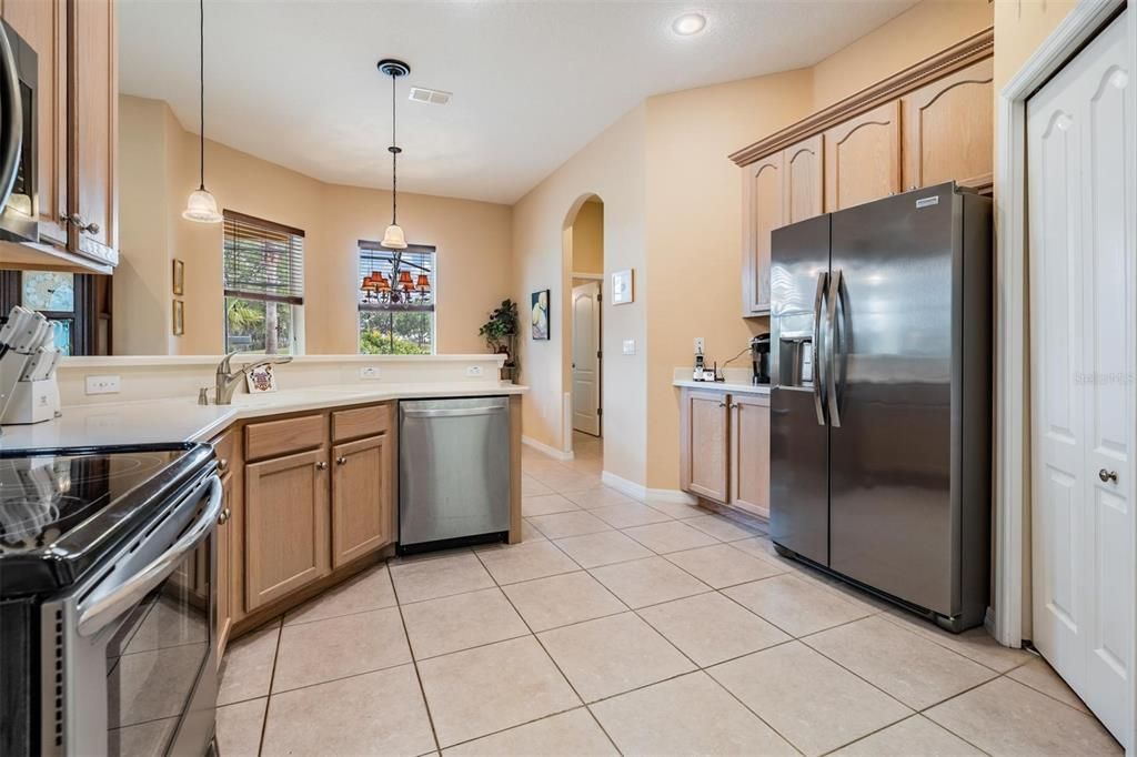 En Venta: $625,000 (4 camas, 2 baños, 2108 Pies cuadrados)