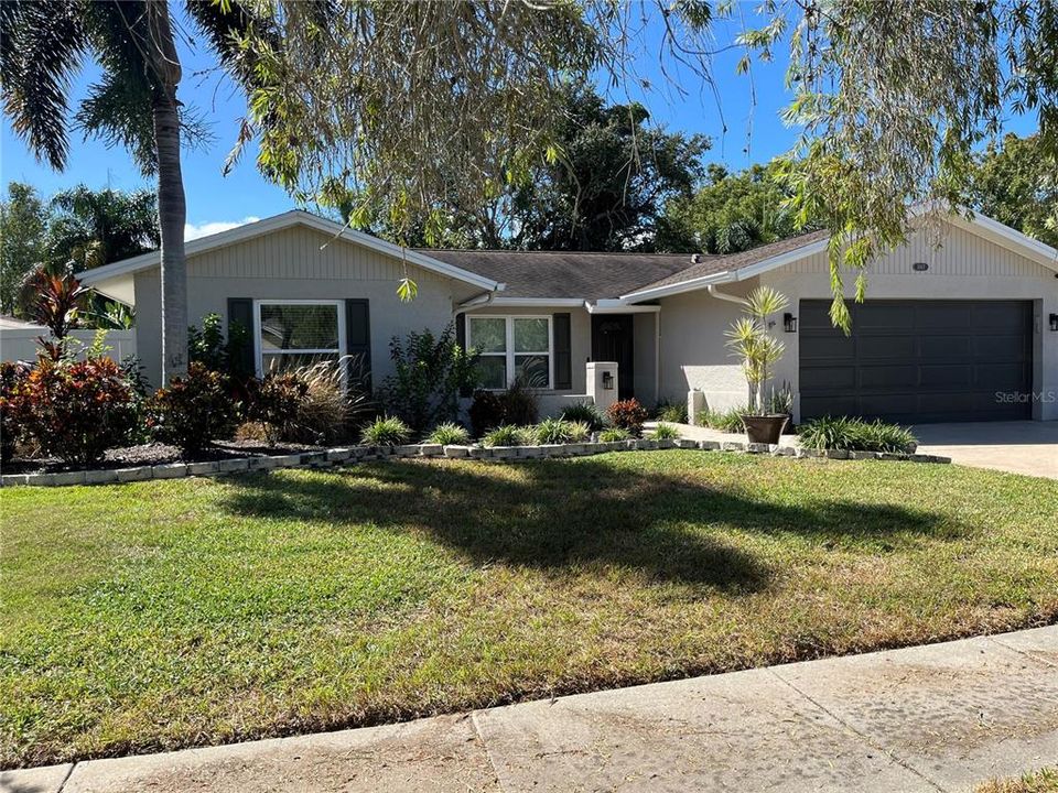 Recently Rented: $3,050 (3 beds, 2 baths, 1330 Square Feet)