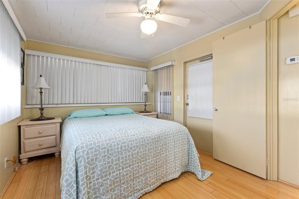 待售: $125,000 (1 贝兹, 1 浴室, 580 平方英尺)