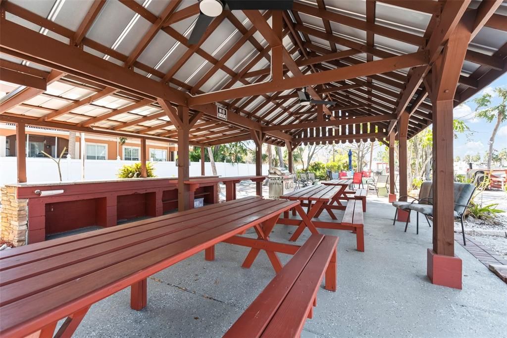 待售: $125,000 (1 贝兹, 1 浴室, 580 平方英尺)