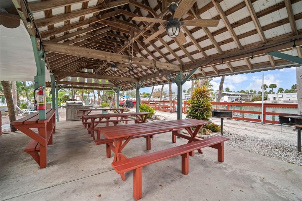 待售: $125,000 (1 贝兹, 1 浴室, 580 平方英尺)