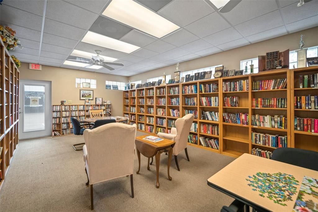 待售: $125,000 (1 贝兹, 1 浴室, 580 平方英尺)