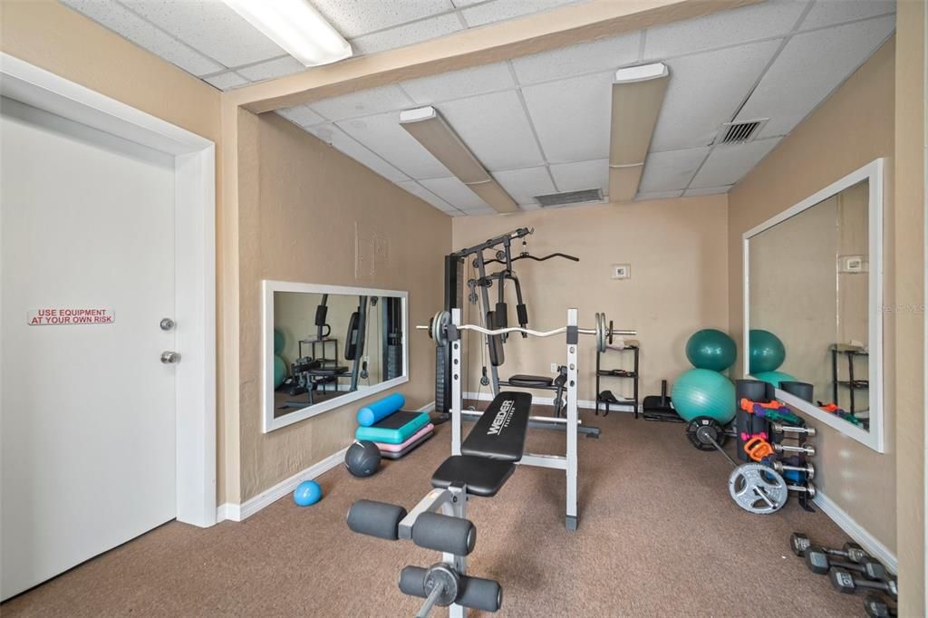 待售: $125,000 (1 贝兹, 1 浴室, 580 平方英尺)