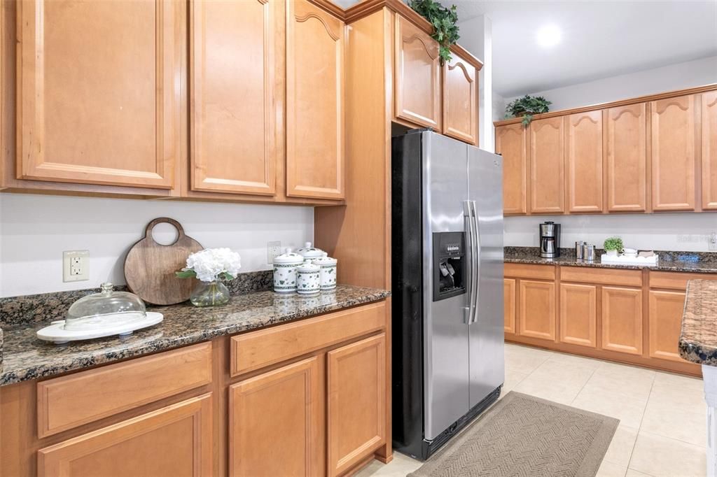 For Sale: $799,000 (5 beds, 4 baths, 4965 Square Feet)