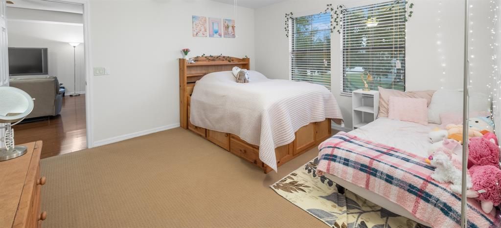 For Sale: $799,000 (5 beds, 4 baths, 4965 Square Feet)