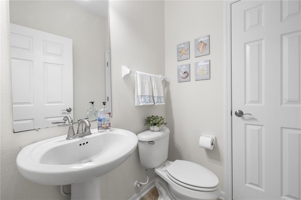 For Sale: $799,000 (5 beds, 4 baths, 4965 Square Feet)