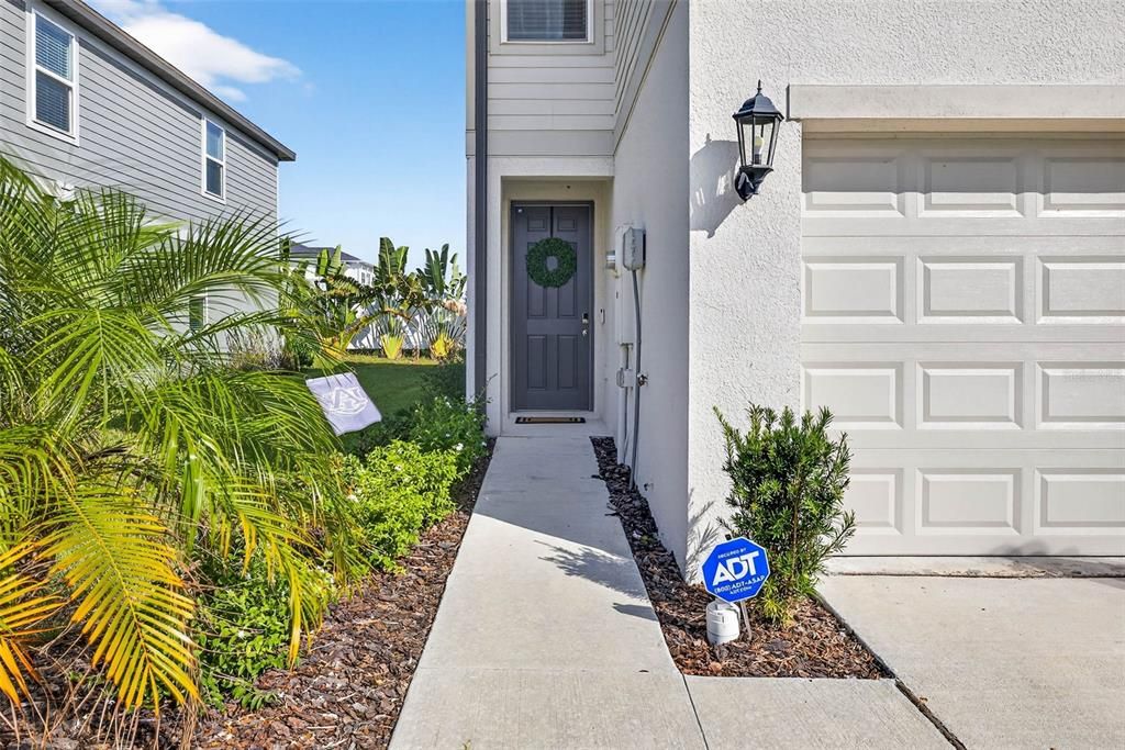 Active With Contract: $335,000 (3 beds, 2 baths, 1808 Square Feet)