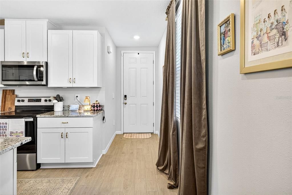 Active With Contract: $335,000 (3 beds, 2 baths, 1808 Square Feet)