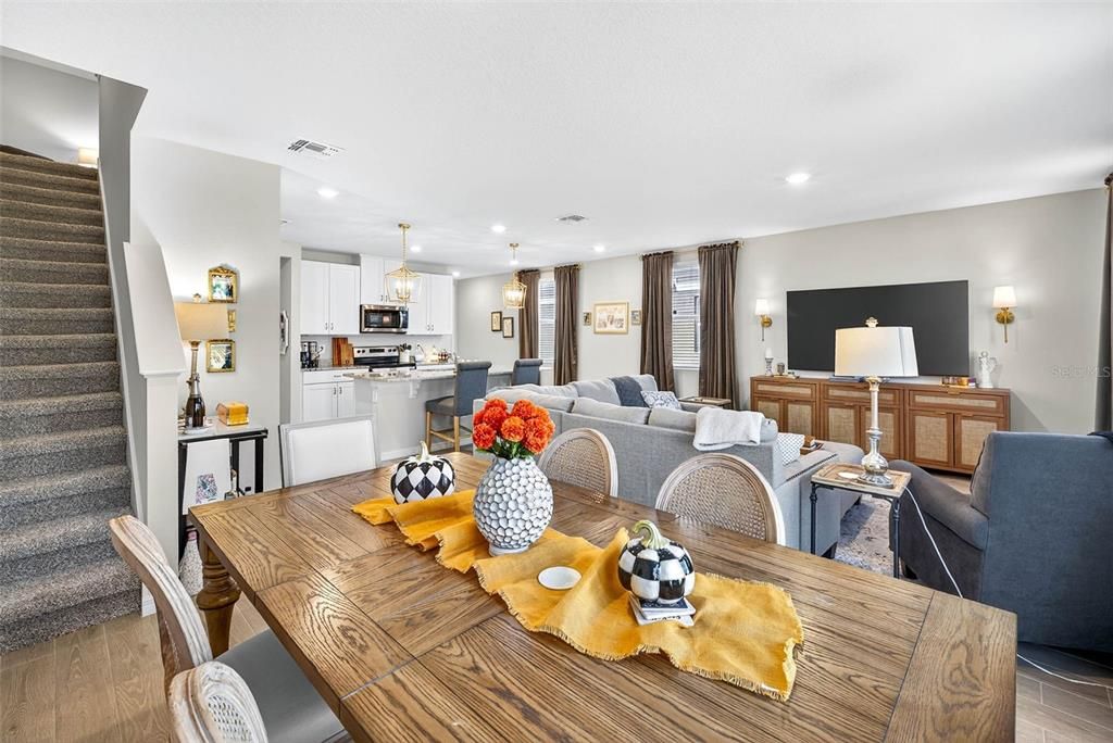 Active With Contract: $335,000 (3 beds, 2 baths, 1808 Square Feet)