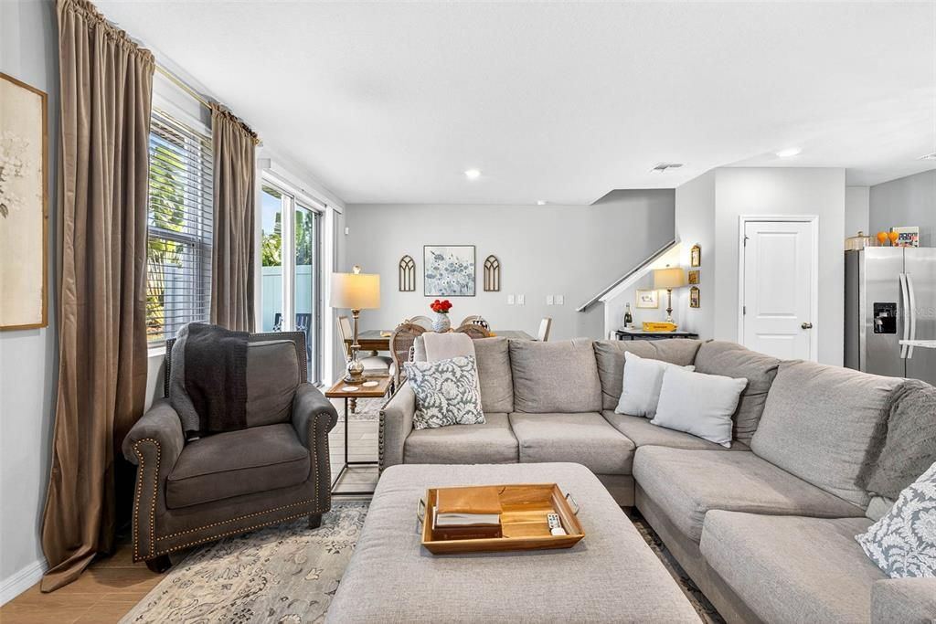 Active With Contract: $335,000 (3 beds, 2 baths, 1808 Square Feet)