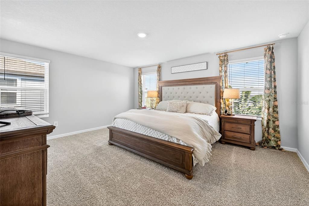 Active With Contract: $335,000 (3 beds, 2 baths, 1808 Square Feet)