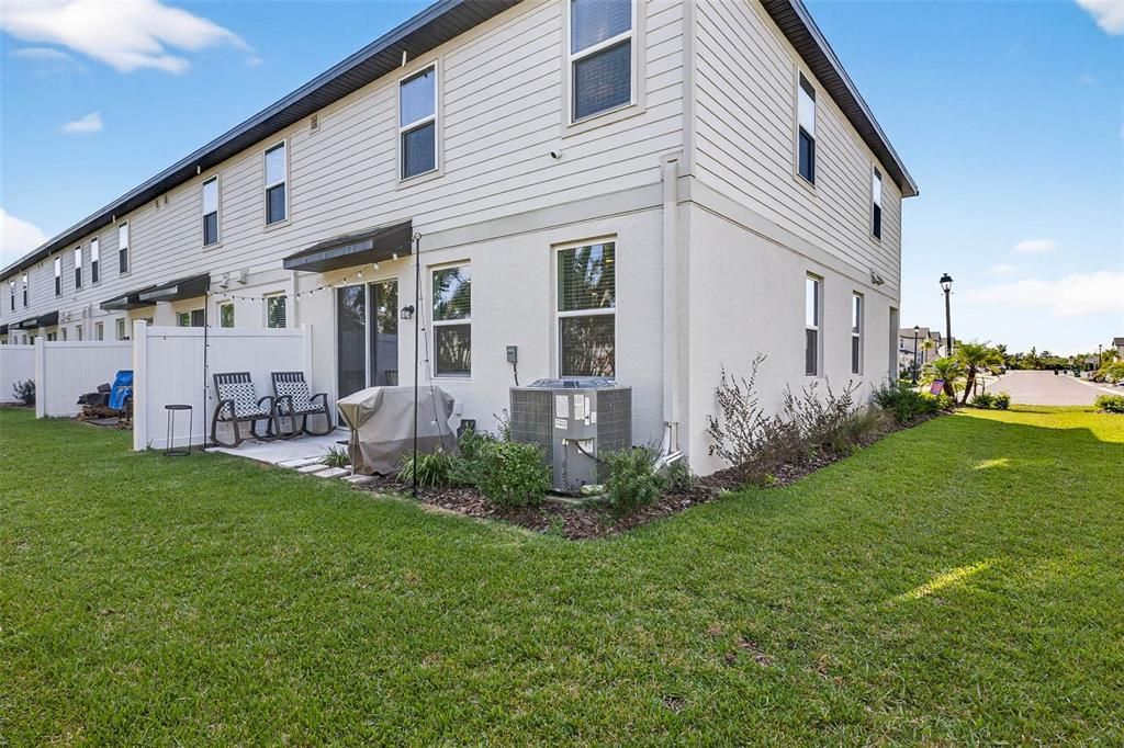 Active With Contract: $335,000 (3 beds, 2 baths, 1808 Square Feet)