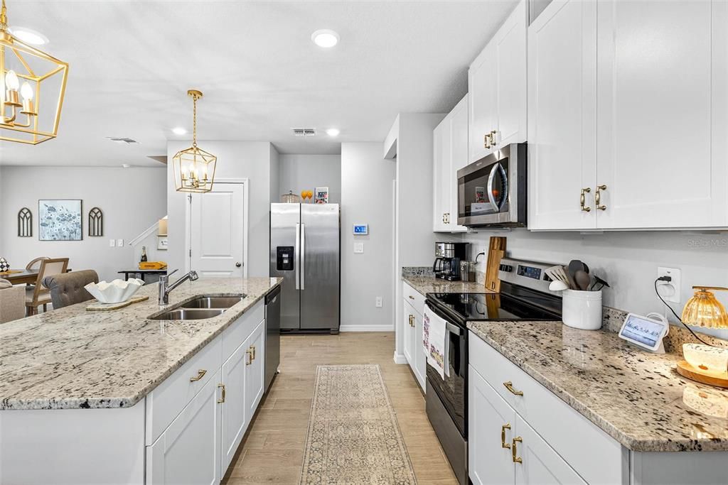 Active With Contract: $335,000 (3 beds, 2 baths, 1808 Square Feet)