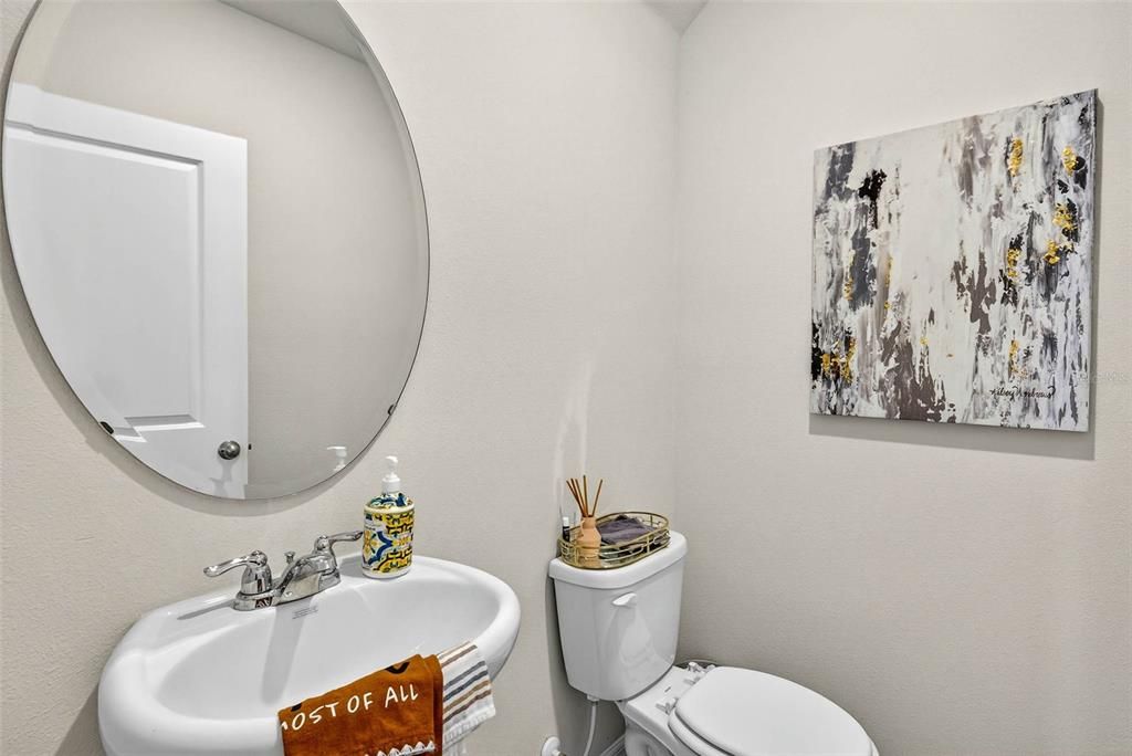 Active With Contract: $335,000 (3 beds, 2 baths, 1808 Square Feet)