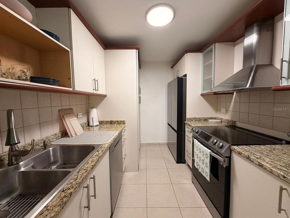 В аренду: $2,900 (2 спален, 2 ванн, 1244 Квадратных фут)