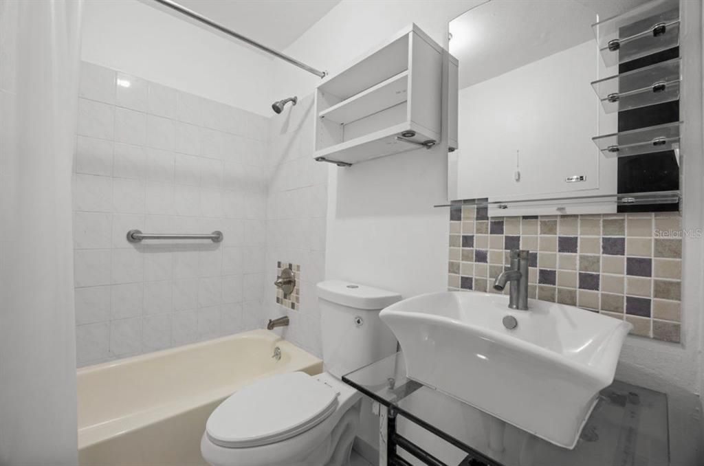 В аренду: $1,350 (3 спален, 1 ванн, 1031 Квадратных фут)