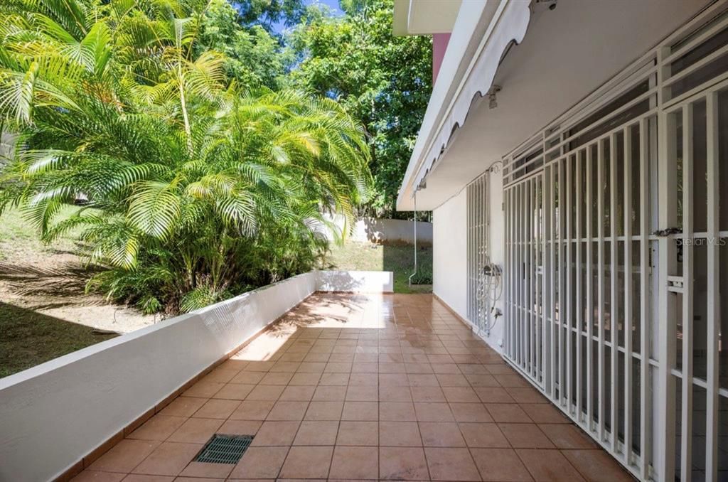 В аренду: $1,350 (3 спален, 1 ванн, 1031 Квадратных фут)