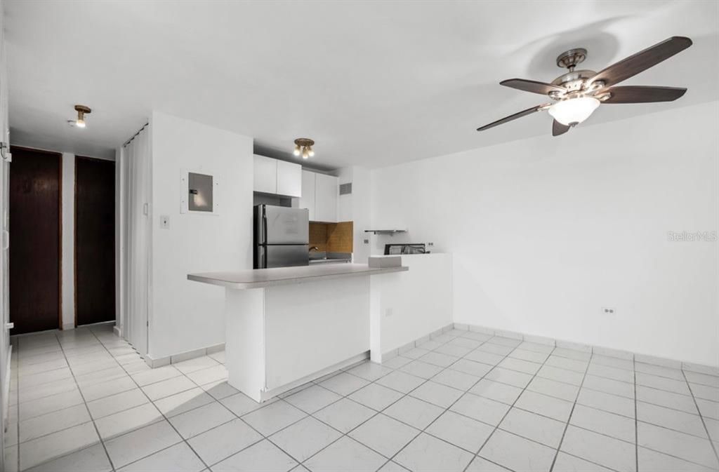 В аренду: $1,350 (3 спален, 1 ванн, 1031 Квадратных фут)