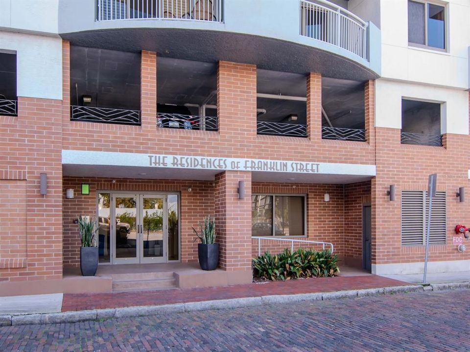 For Sale: $695,000 (2 beds, 2 baths, 1970 Square Feet)