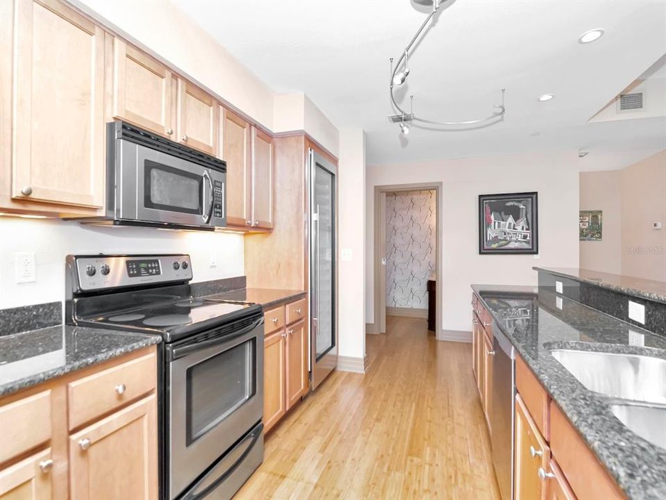 For Sale: $695,000 (2 beds, 2 baths, 1970 Square Feet)